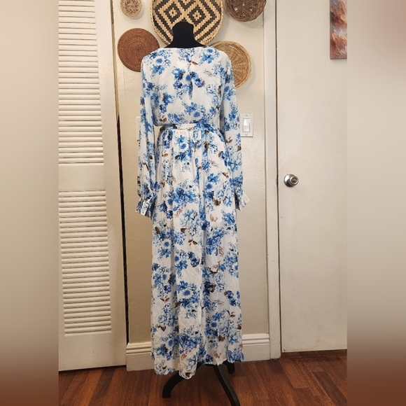 LAST ONE! Blue And White Floral Long Sleeve Maxi Wrap Dress - Picture 6 of 11